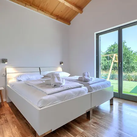 Juventa By Interhome Krmed